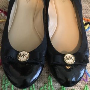 Adorable Michael Kors flats 😊